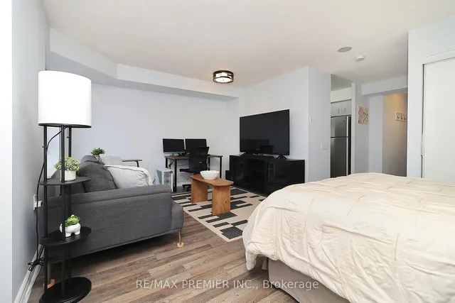 Additional image 5 of 650 Lawrence Ave Unit 721