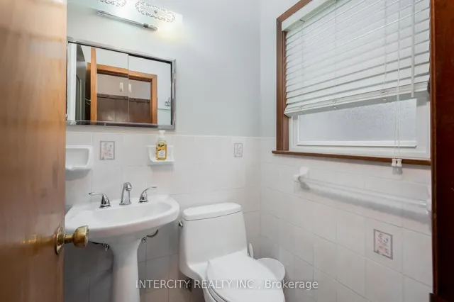 Additional image 31 of 852 Glencairn Ave