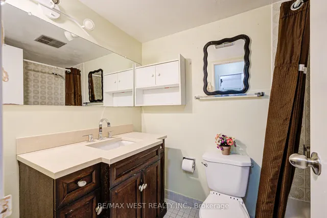 Additional image 32 of 150 Neptune Dr Unit 906