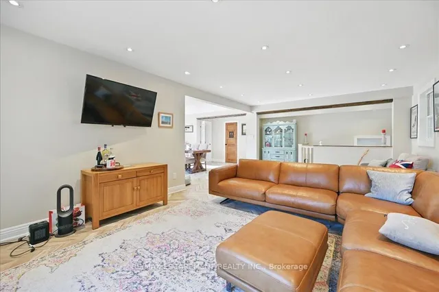 Additional image 18 of 693 King Rd