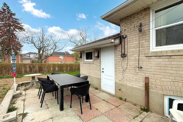 Additional image 44 of 19 Tremely Cres