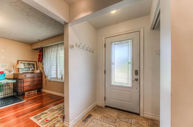 Additional image 3 of 92 Pinehurst Cres