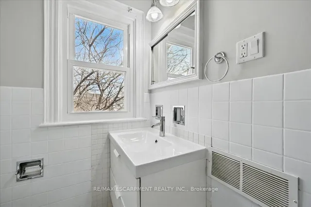 Additional image 30 of 15 Huron St