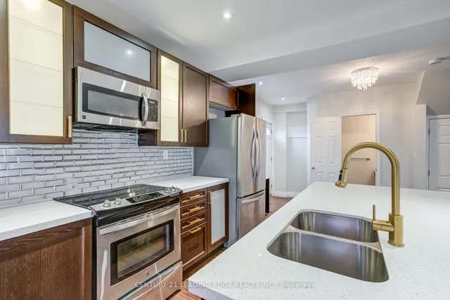 Additional image 15 of 424 Upper Wentworth St