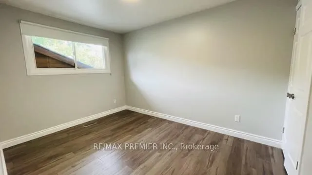 Additional image 13 of 581 Laural Dr