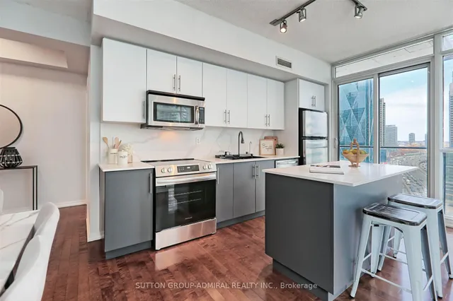 Additional image 11 of 55 Bremner Blvd Unit 1407