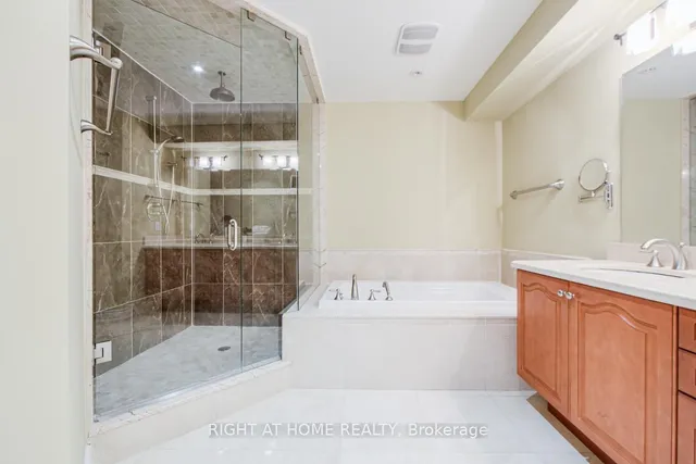 Additional image 25 of 2916 Bayview Ave