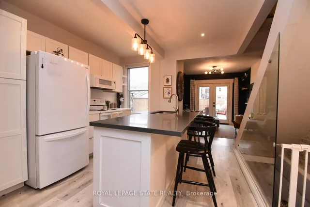 Additional image 10 of 61 Chestnut Ave