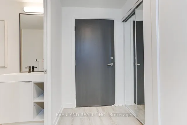 Additional image 11 of 250 Lawrence Ave Unit 413