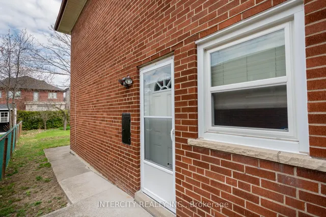 Additional image 36 of 852 Glencairn Ave