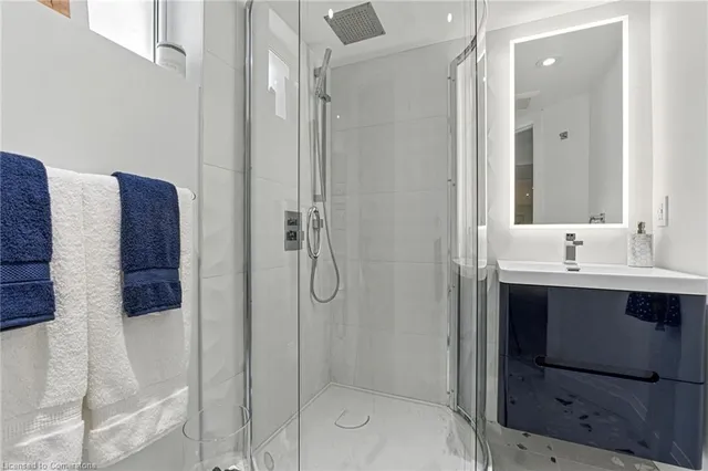 Additional image 37 of 6 Tweedsmuir Ave