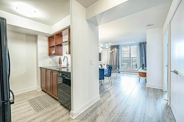 Additional image 8 of 135 Village Green Sq Unit 3720