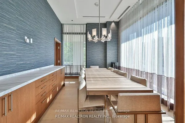 Additional image 45 of 285 Avenue Rd Unit 601