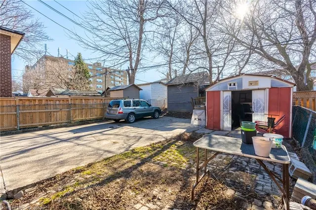 Additional image 10 of 312 Atlas Ave