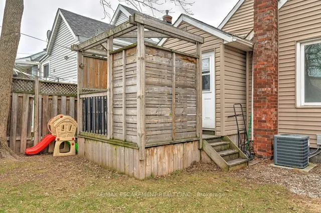 Additional image 30 of 89 Albany Ave