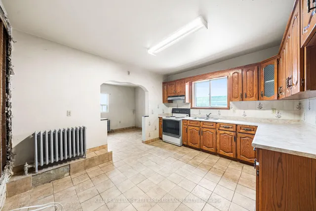 Additional image 24 of 69 Montrose Ave