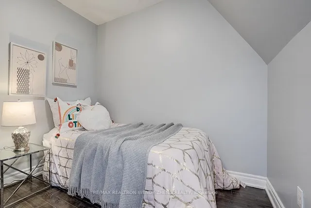 Additional image 36 of 245 Montrose Ave