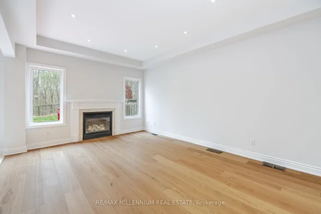 Additional image 9 of 961 Knotty Pine Grve