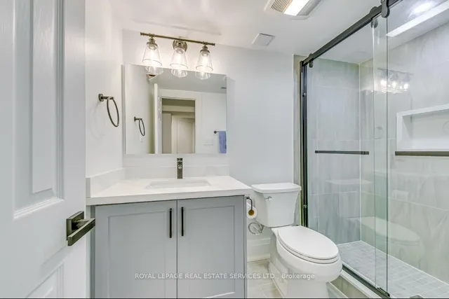 Additional image 38 of 1097 Grandeur Cres