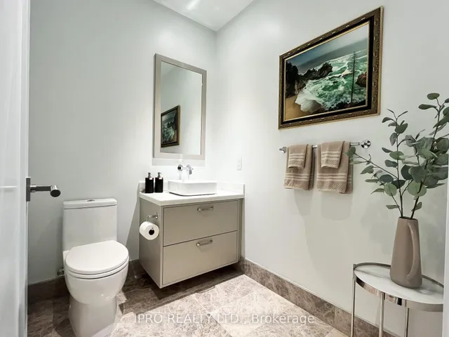 Additional image 21 of 455 Wellington St Unit 1002