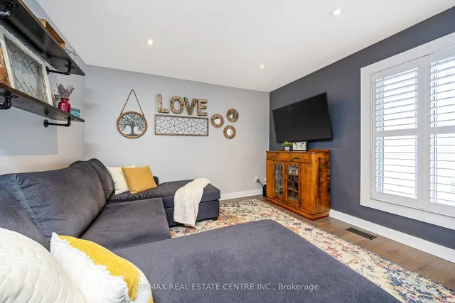 Additional image 10 of 390 Woodward Ave