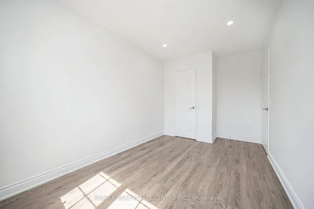 Additional image 41 of 126 Sandyshores Dr