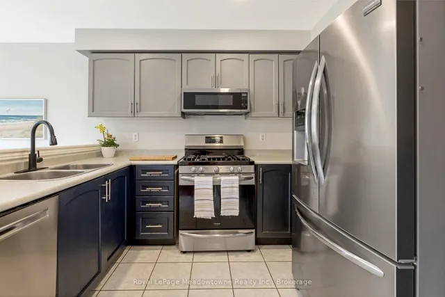 Additional image 11 of 13 Robarts Dr