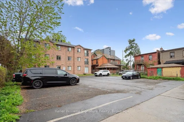 Additional image 20 of 28 Victoria Ave Unit 104