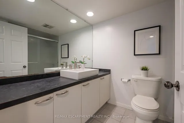 Additional image 22 of 50 Eglinton Ave Unit 1002