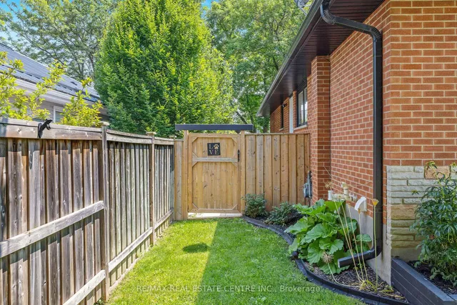 Additional image 40 of 390 Woodward Ave