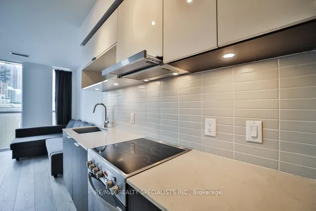 Additional image 13 of 159 WELLESLEY St Unit 404