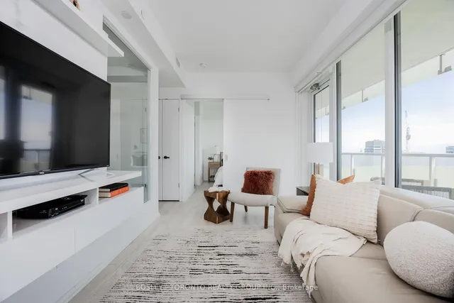 Additional image 6 of 197 Yonge St Unit 3909