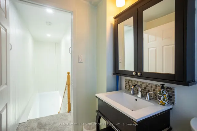 Additional image 26 of 111 Folkstone Cres