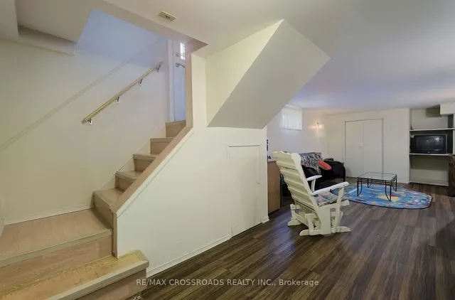 Additional image 24 of 1310 Victoria Park Ave