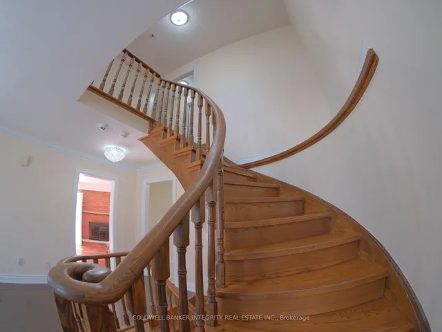 Additional image 44 of 2814 Guilford Cres