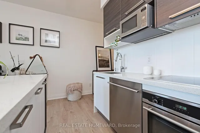 Additional image 9 of 36 Park Lawn Ave Unit 810