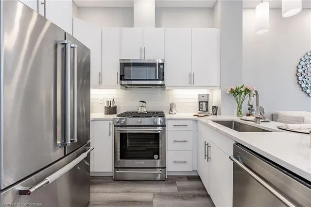 Additional image 19 of 60 Charles St Unit 2904