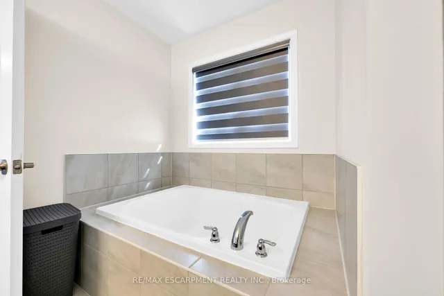 Additional image 30 of 12 Midhurst Hts