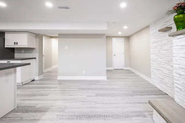 Additional image 39 of 52 Glen Agar Dr