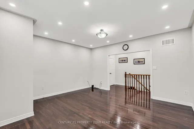 Additional image 28 of 8 Griffith Crt