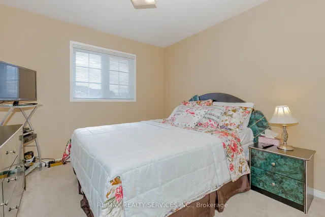 Additional image 31 of 66 Viceroy Cres