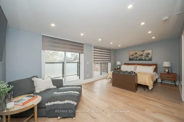 Additional image 28 of 820 Cosburn Ave