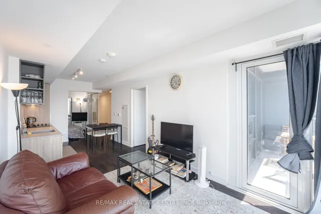 Additional image 10 of 19 Western Battery Rd Unit 1012