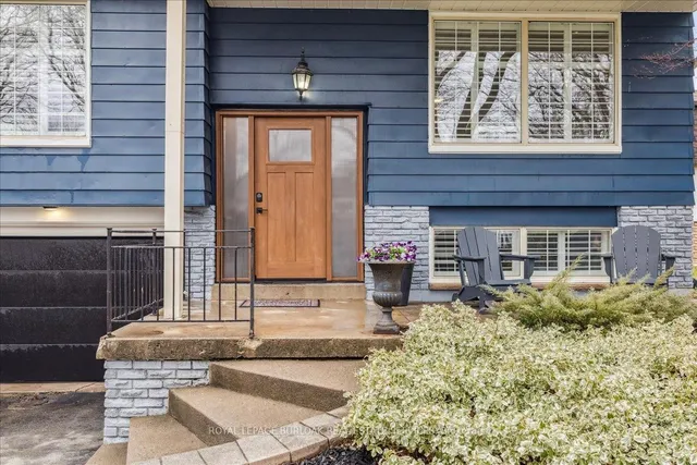 Additional image 3 of 692 Catalina Cres