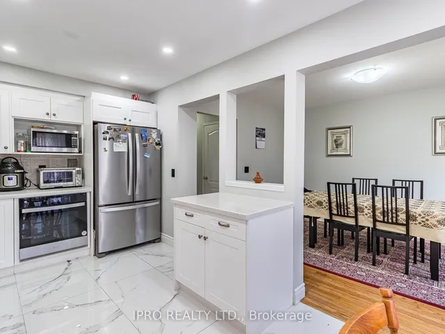 Additional image 34 of 833 Scollard Crt Unit 107