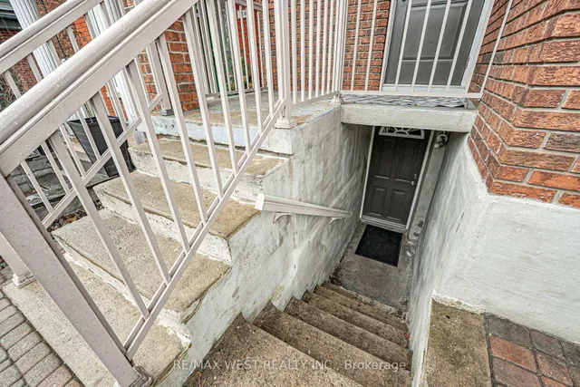 Additional image 24 of 712 Gladstone Ave