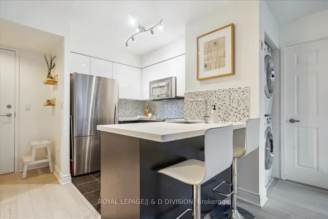 Additional image 11 of 311 Richmond St Unit 701