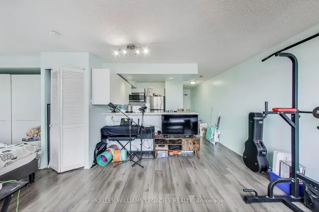 Additional image 5 of 801 King St Unit 907