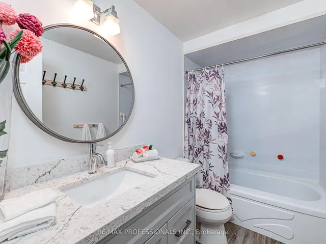 Additional image 12 of 2416 Malcolm Cres