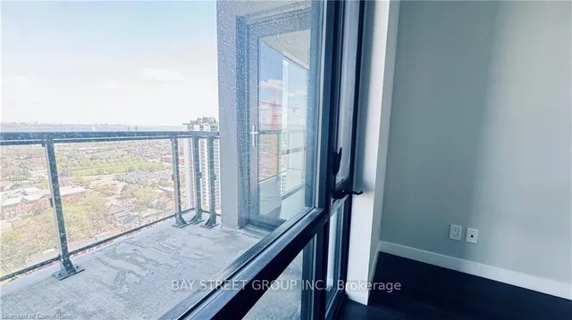 Additional image 20 of 15 Queen St Unit 1909